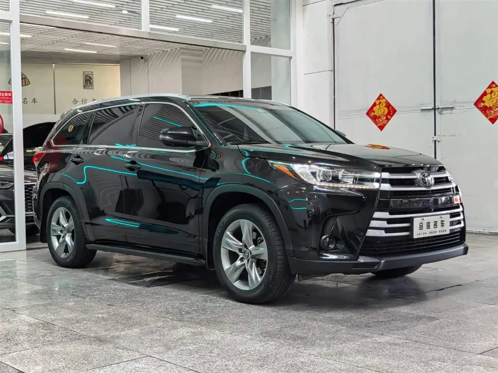 Toyota Highlander 2021 — Photo 3/9