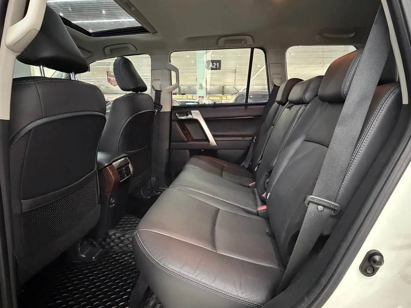 Toyota Prado 2017 — Şəkil 9/15