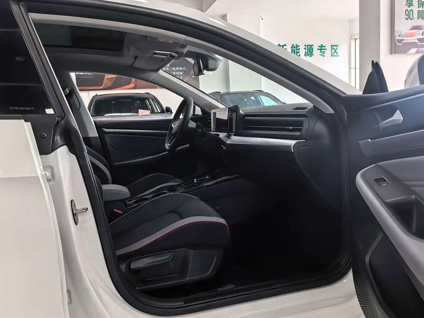 Volkswagen Lamando 2024 — Photo 19/19