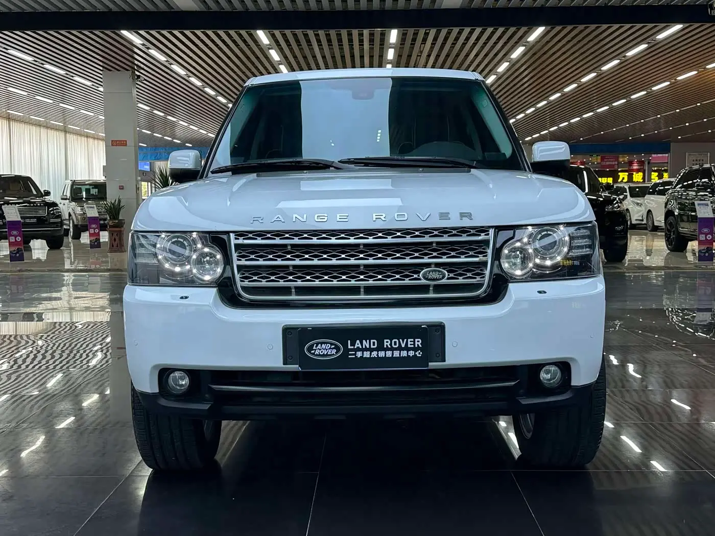 Land Rover Range Rover 2012 — Photo 2/15