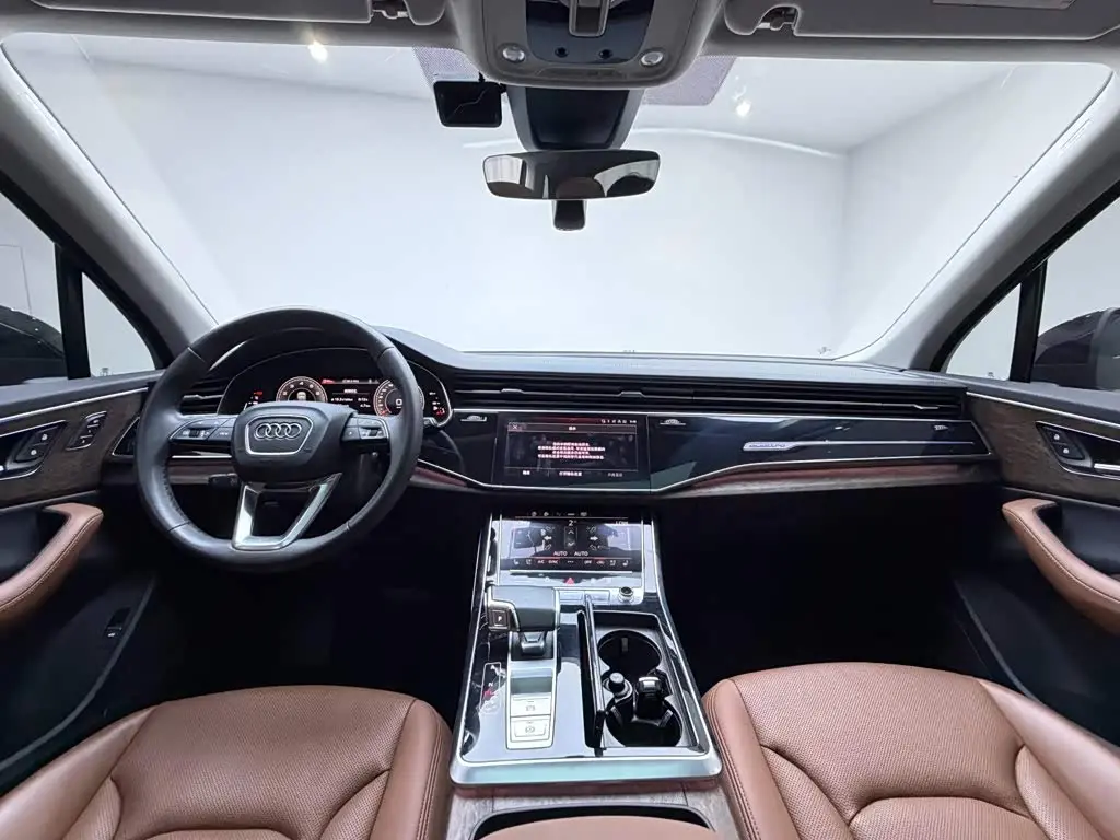 Audi Q7 2023 — Photo 9/14