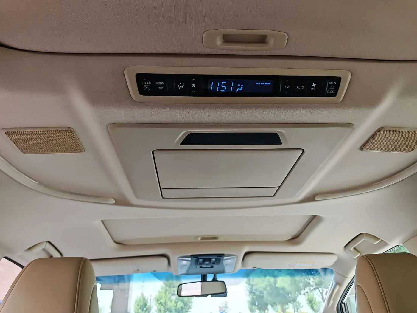 Toyota Alphard 2016 — Şəkil 12/18