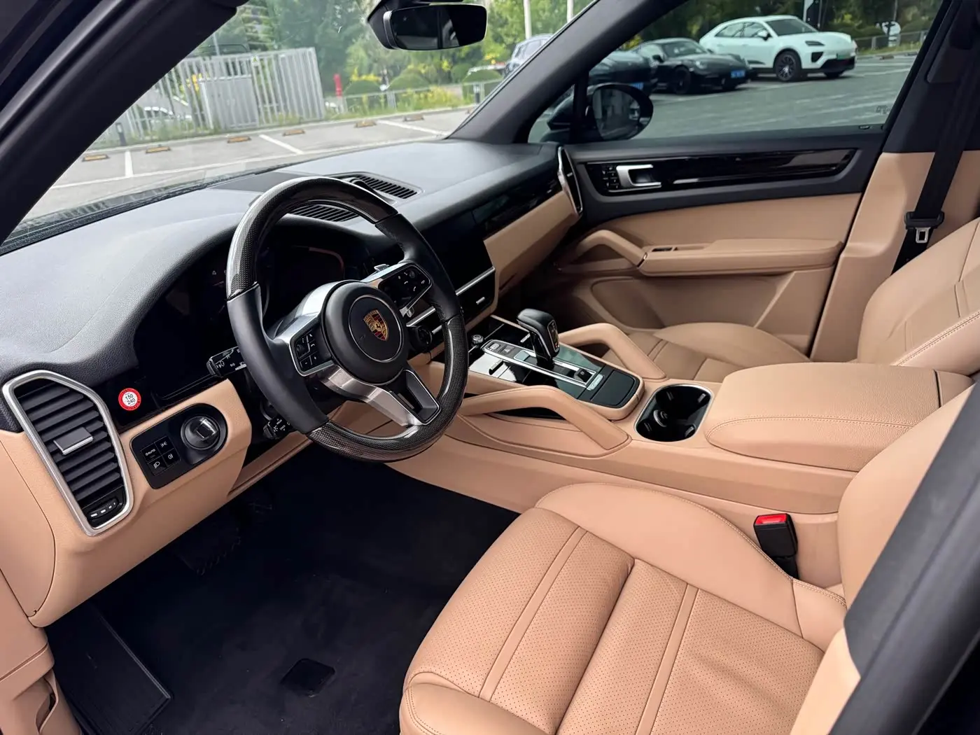 Porsche Cayenne 2018 — Photo 4/15