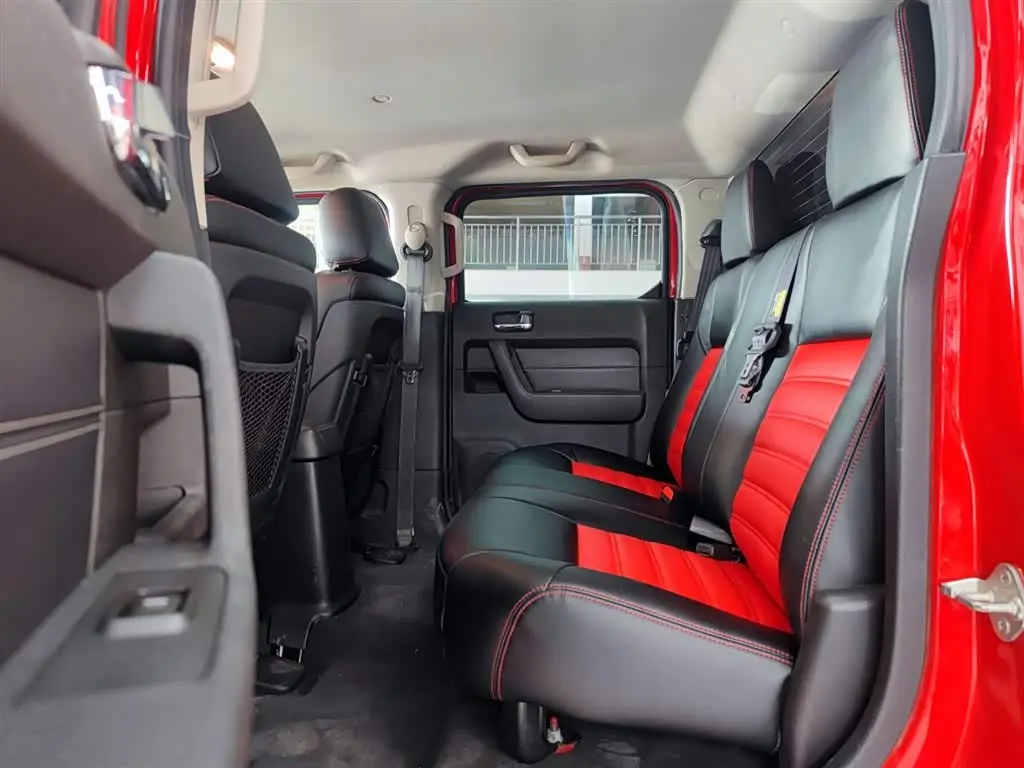 Hummer H3 2011 — Şəkil 7/12