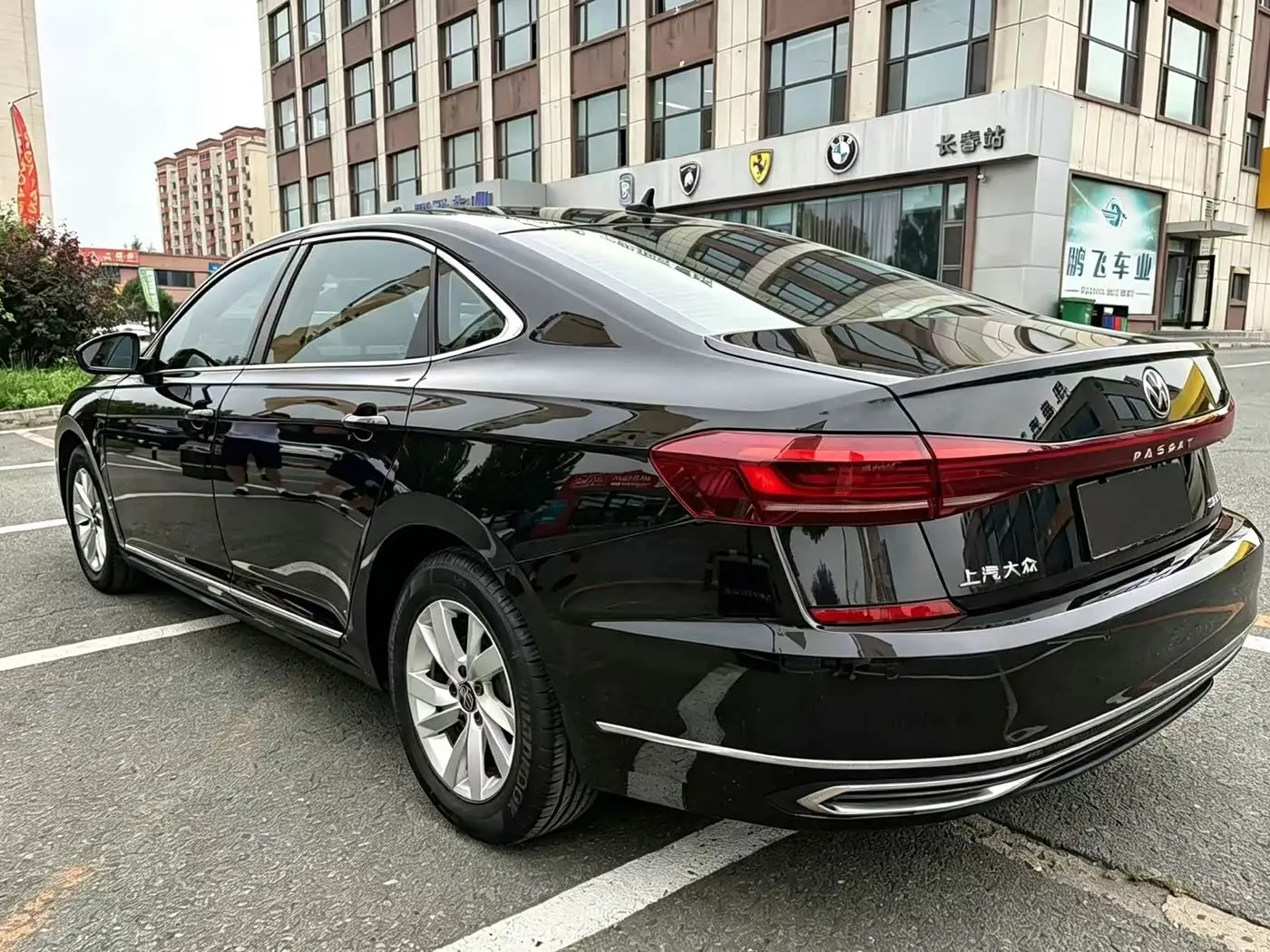 Volkswagen Passat 2023 — Фото 6/10