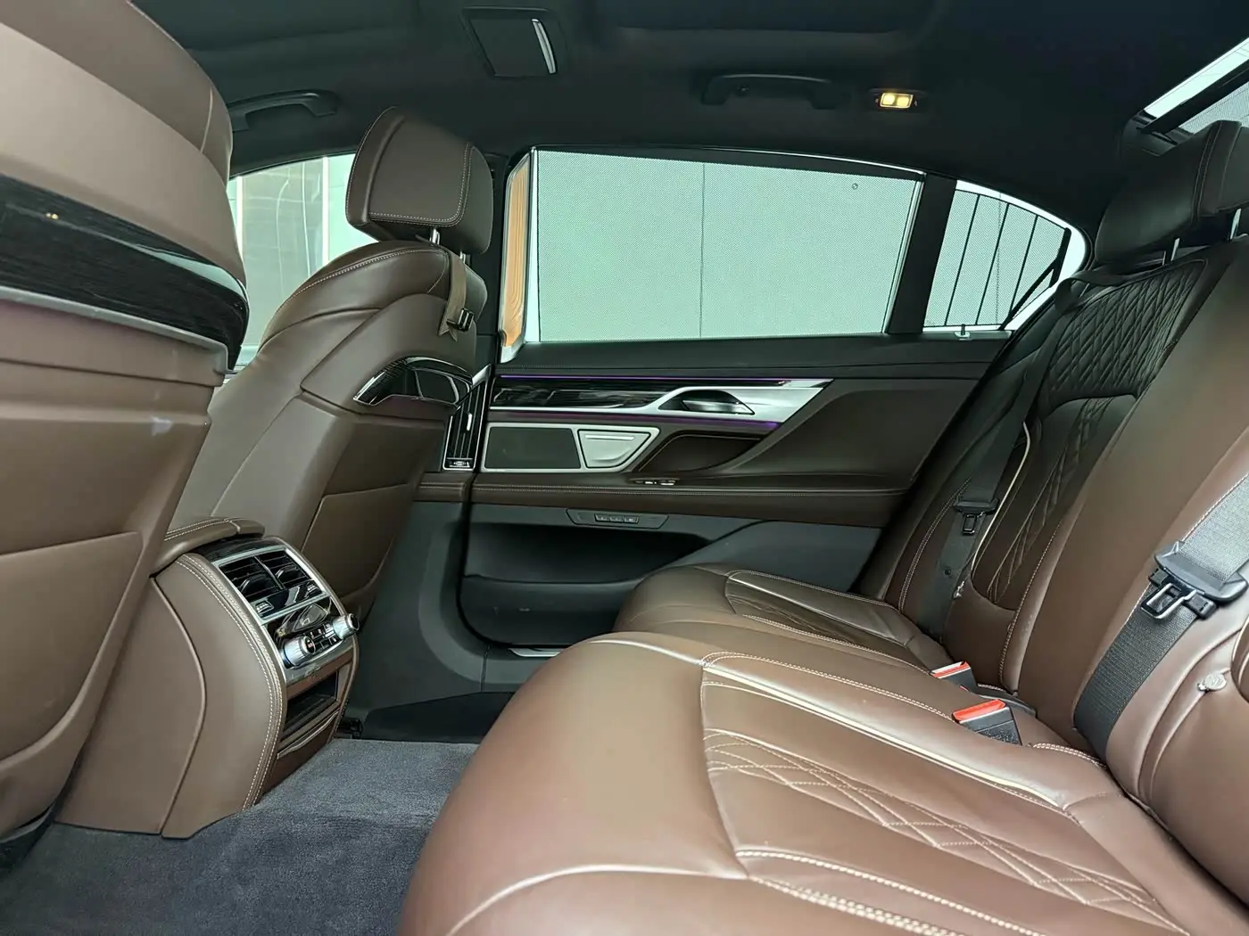 BMW 7 Series 2020 — Photo 10/18