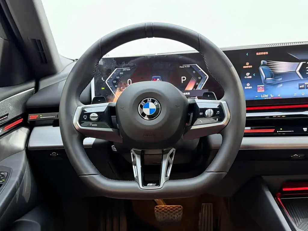 BMW 5 Series 2024 — Photo 14/20