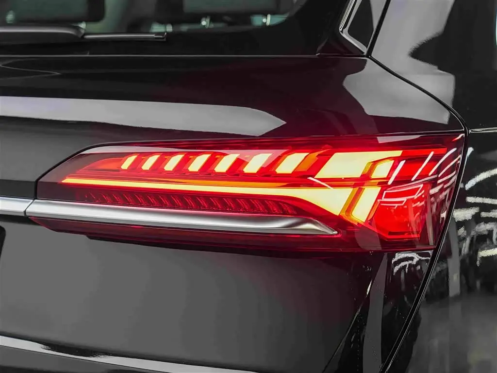 Audi Q7 2026 — Фото 13/14