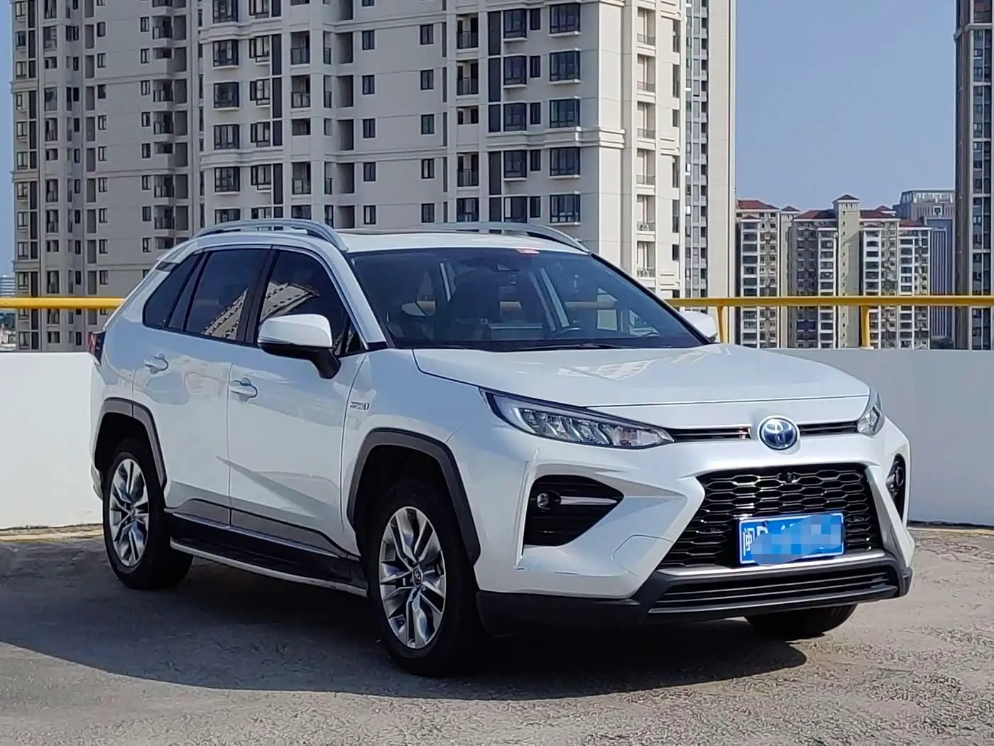 Toyota Wildlander 2022 — Фото 3/9
