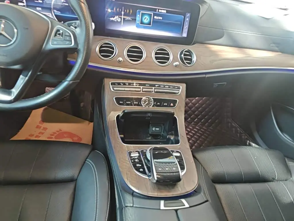 Mercedes-Benz E-Class 2018 — Фото 14/20
