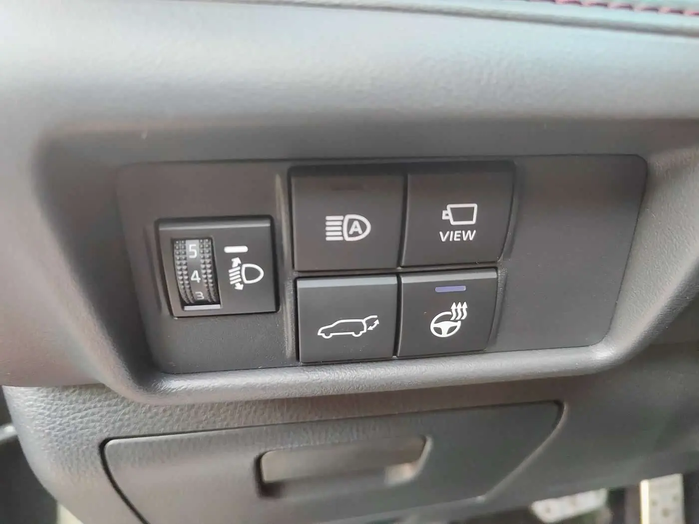 Toyota Crown Kluger 2022 — Photo 16/18