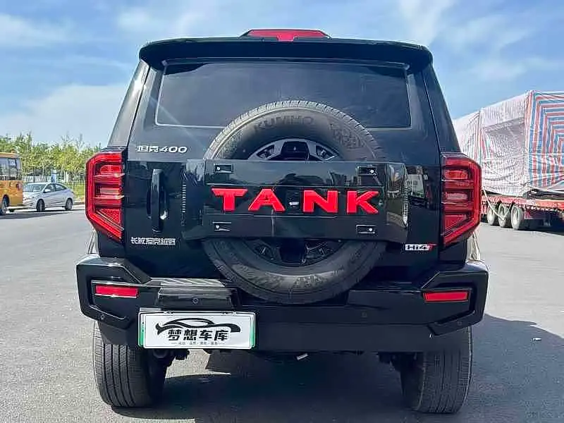 Tank 400 New Energy 2025 — Photo 8/9