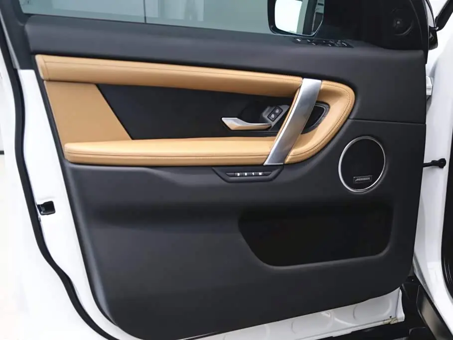 Land Rover Discovery Sport 2024 — Фото 10/20