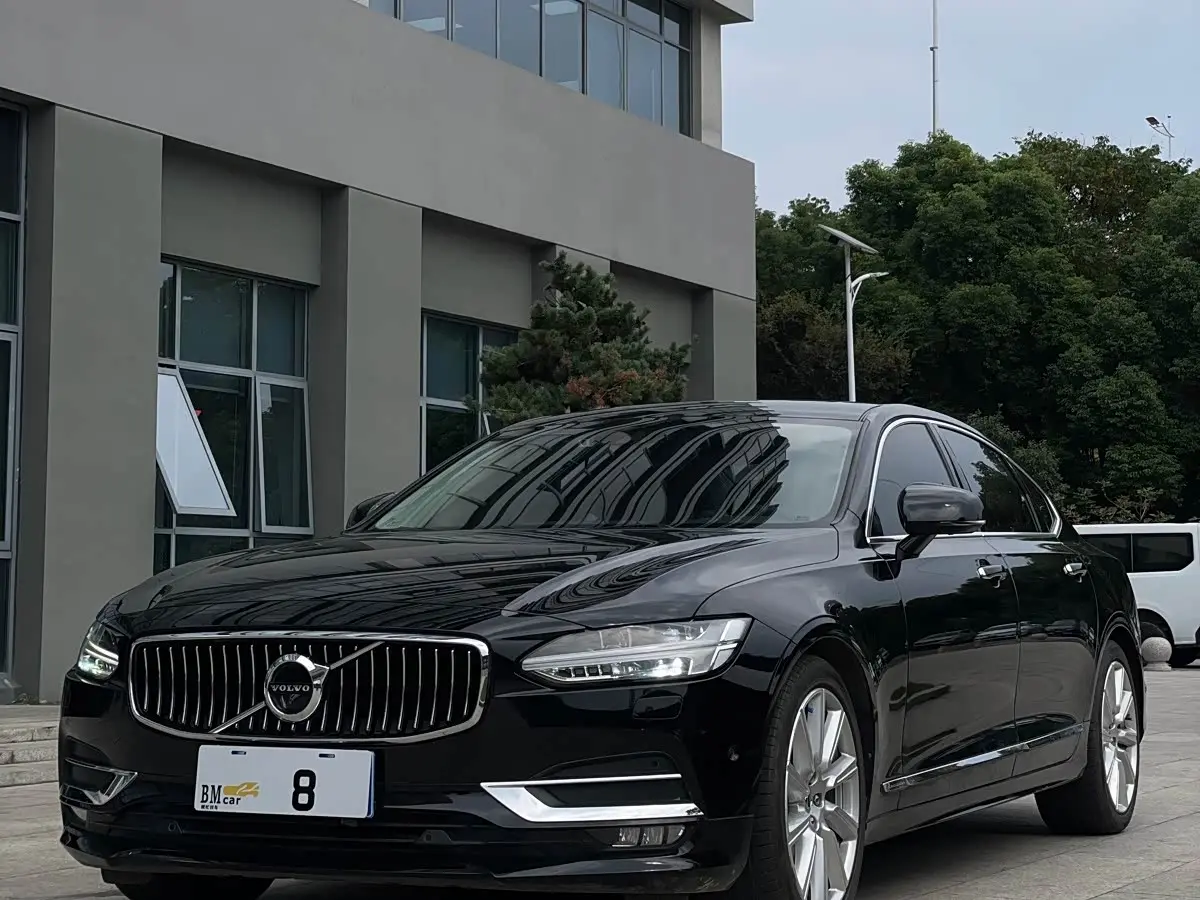 Volvo S90 2019 — Фото 1/17