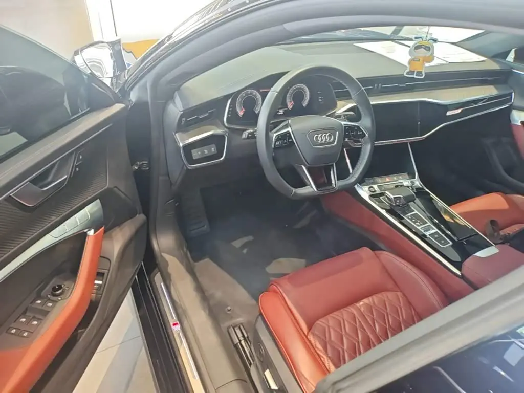 Audi A7L 2023 — Фото 15/19