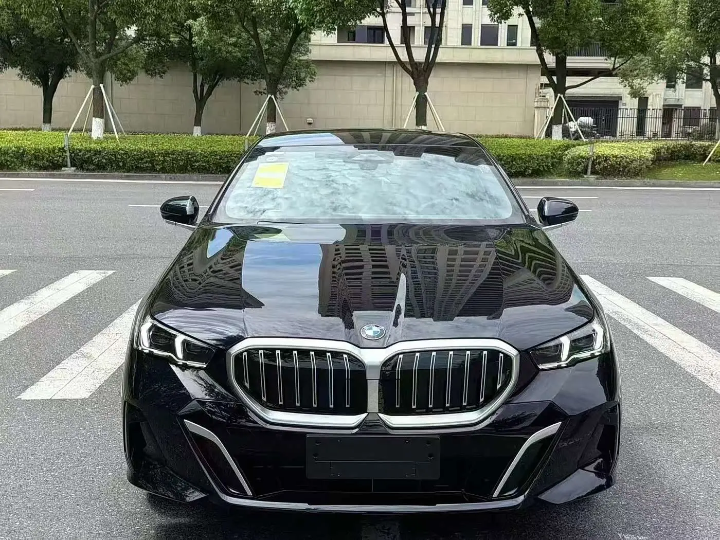 BMW 5 Series 2024 — Photo 2/9