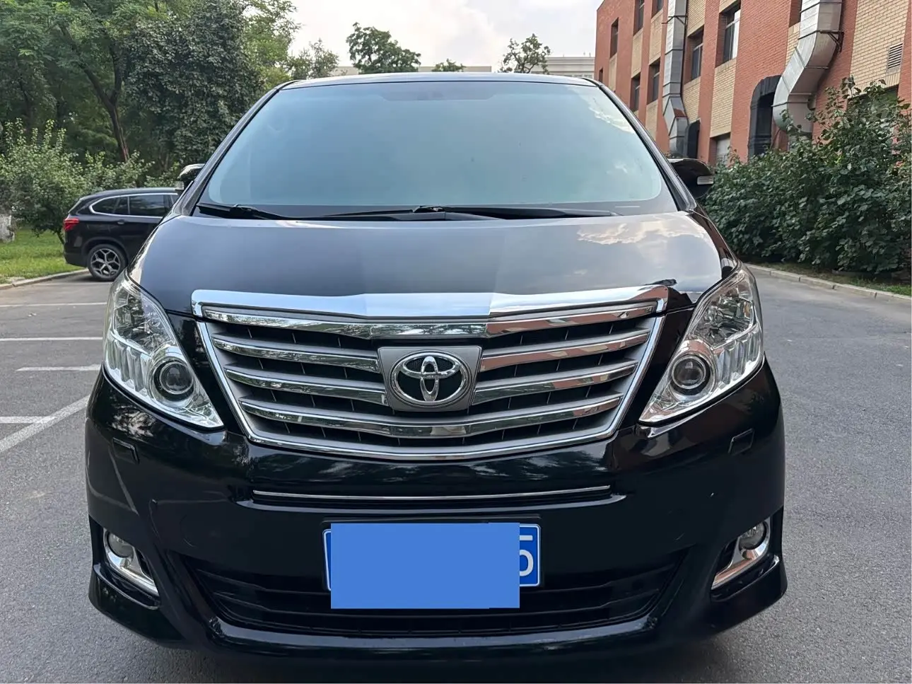 Toyota Alphard 2014 — Photo 2/20