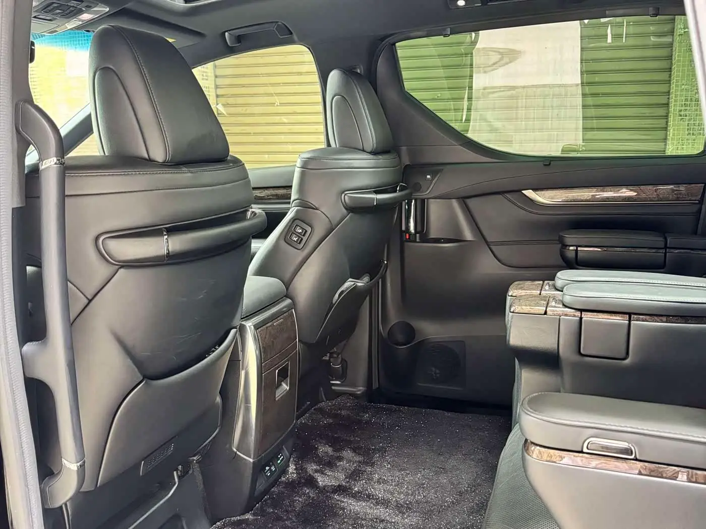 Toyota Vellfire 2020 — Photo 12/20