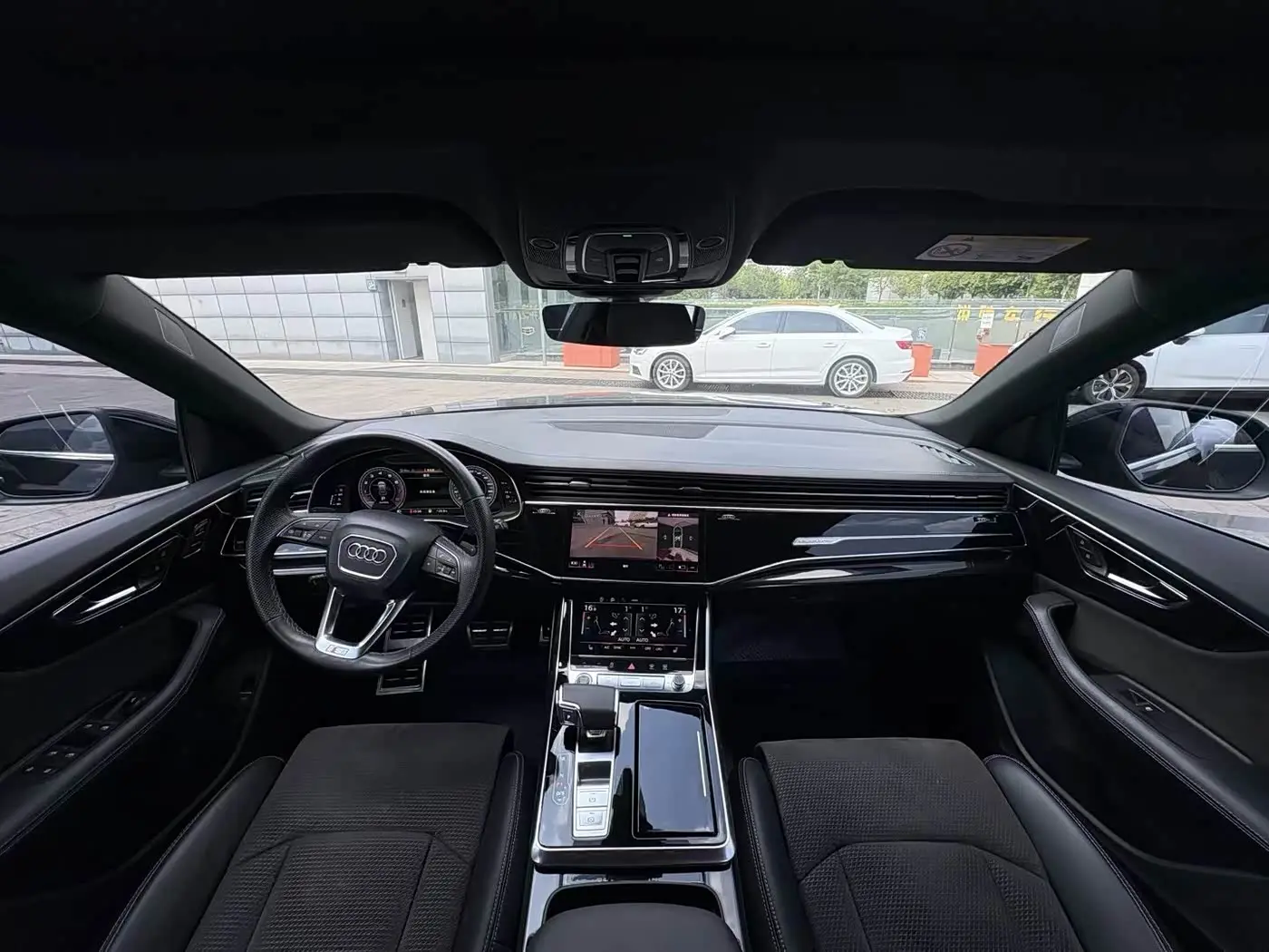 Audi Q8 2021 — Photo 5/9