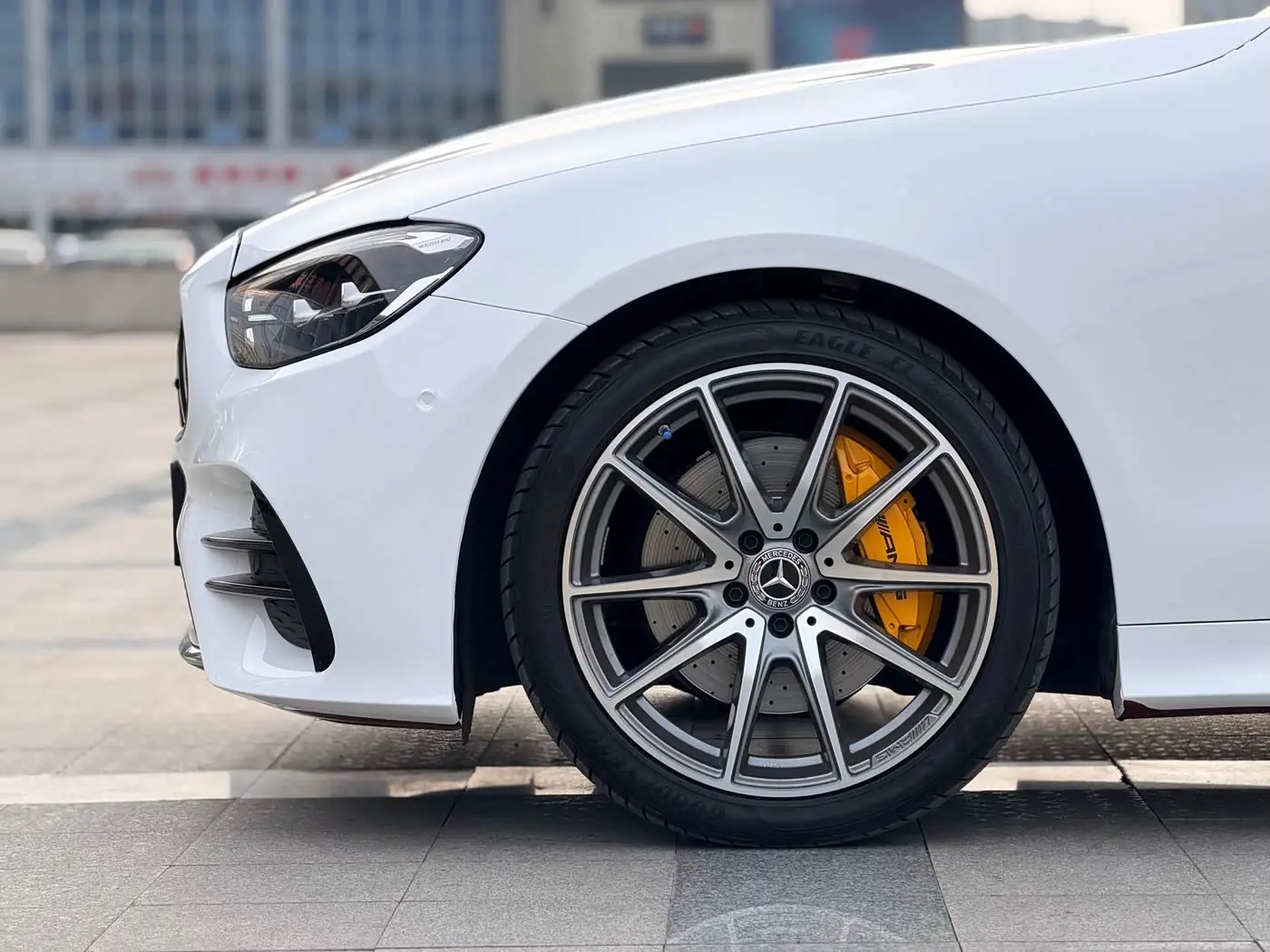 Mercedes-Benz E-Class 2023 — Photo 3/17