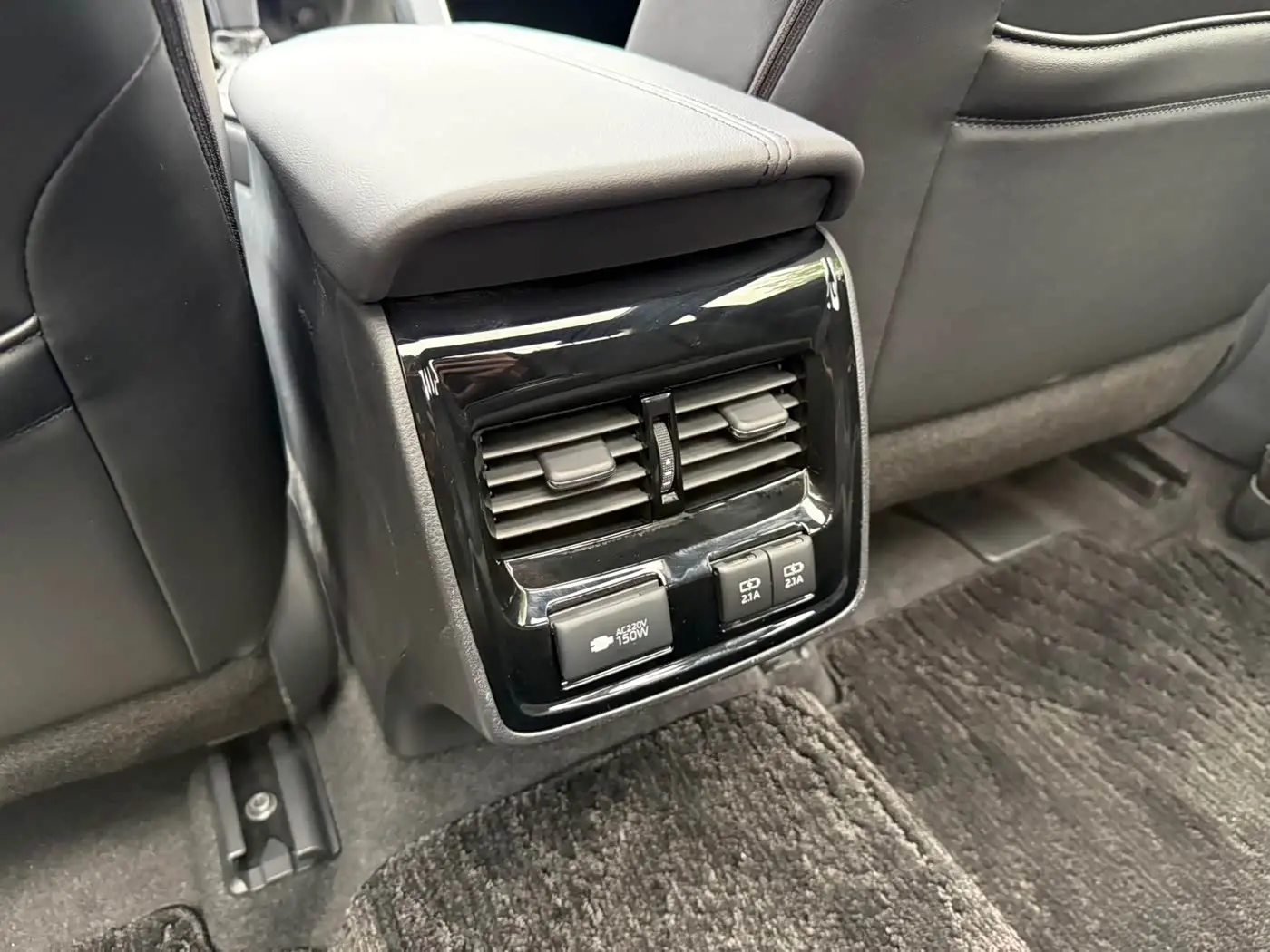 Toyota Avalon 2019 — Photo 18/20