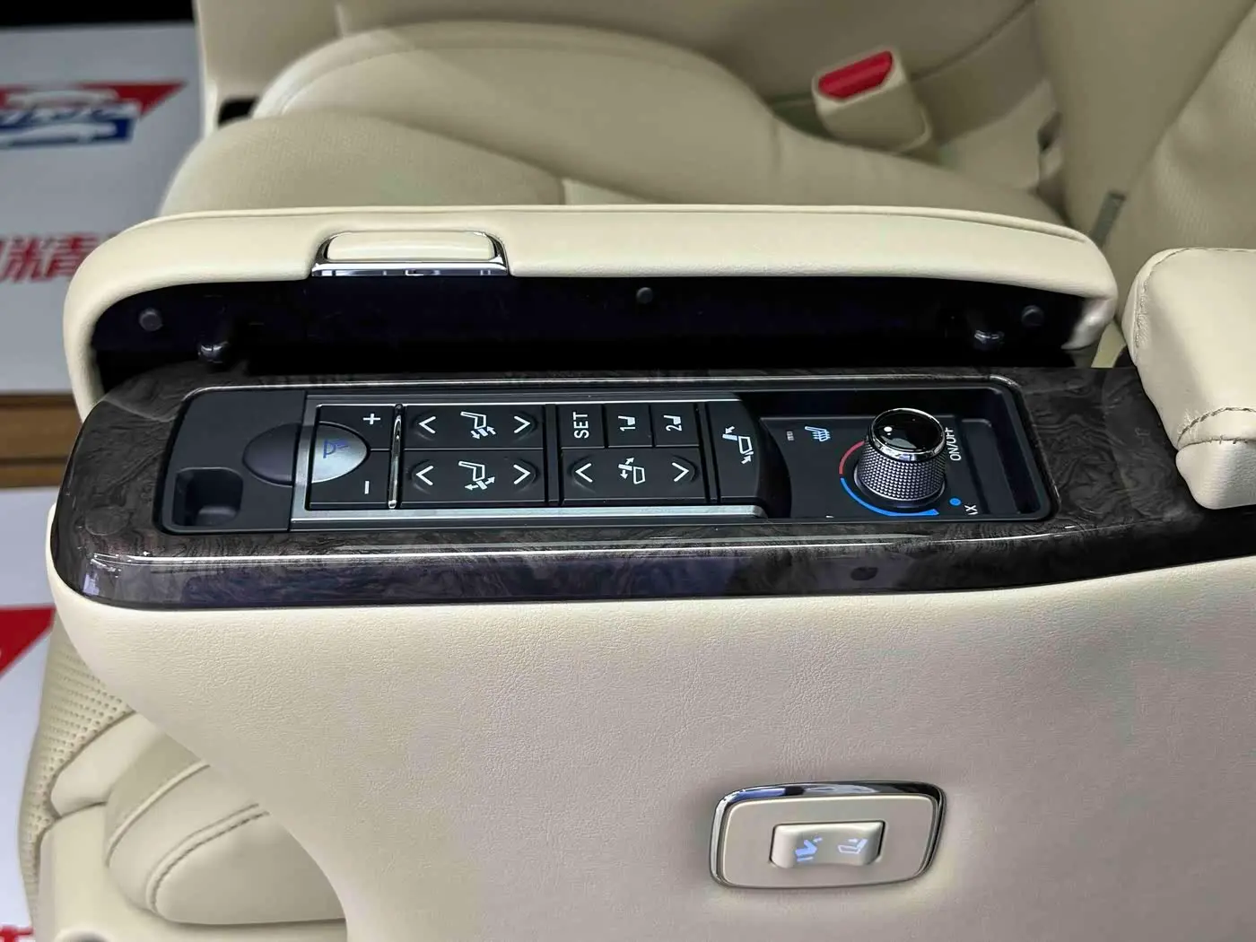 Toyota Alphard 2021 — Photo 19/20