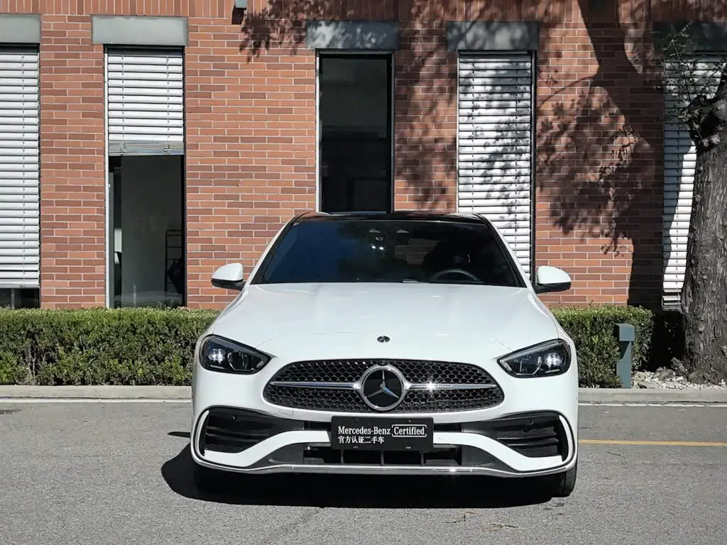 Mercedes-Benz C-Class 2026 — Photo 2/18