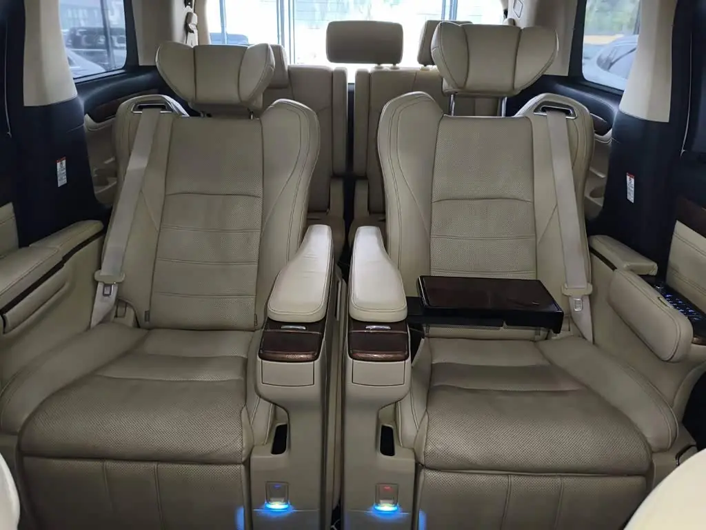 Toyota Alphard 2018 — Фото 16/18