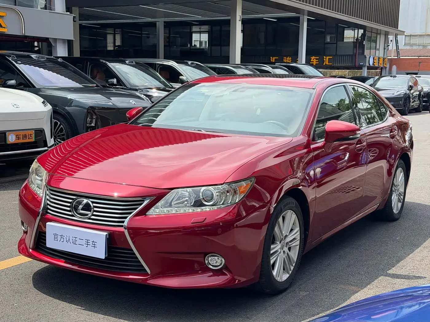 Lexus ES 2014 — Photo 1/20