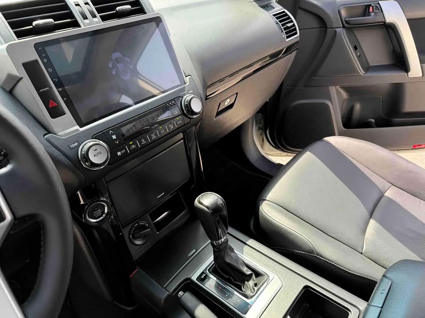 Toyota Prado 2017 — Photo 9/19