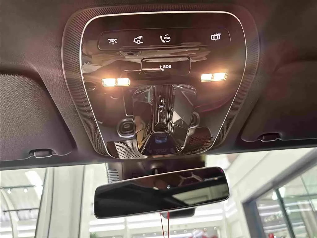 Mercedes-Benz GLC 2025 — Photo 11/20