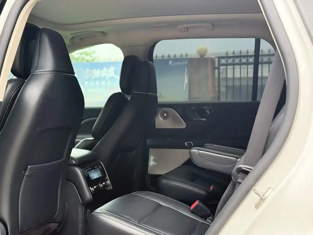 Lincoln Aviator 2020 — Photo 12/13