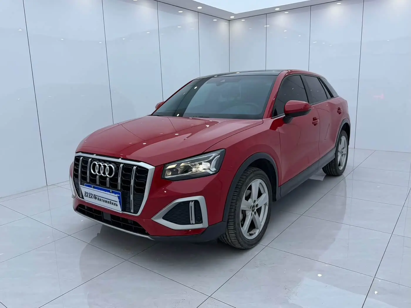 Audi Q2L 2022 — Şəkil 1/18