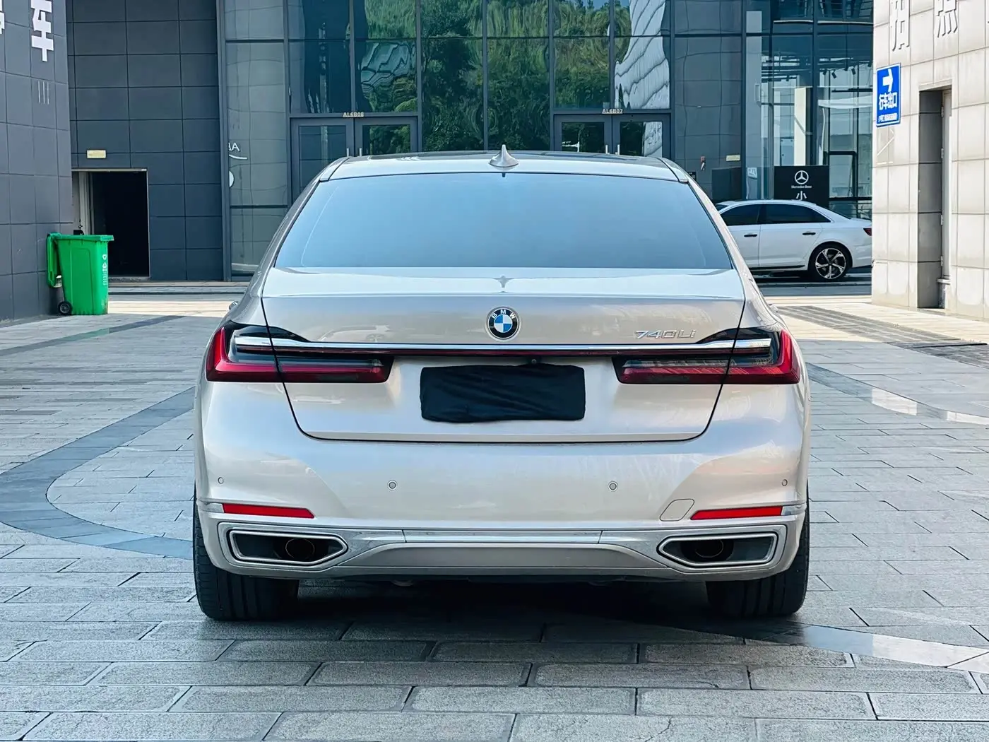 BMW 7 Series 2019 — Photo 12/15