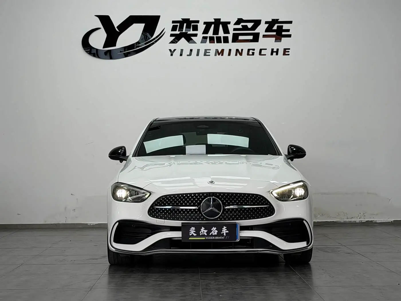 Mercedes-Benz C-Class 2024 — Фото 2/16