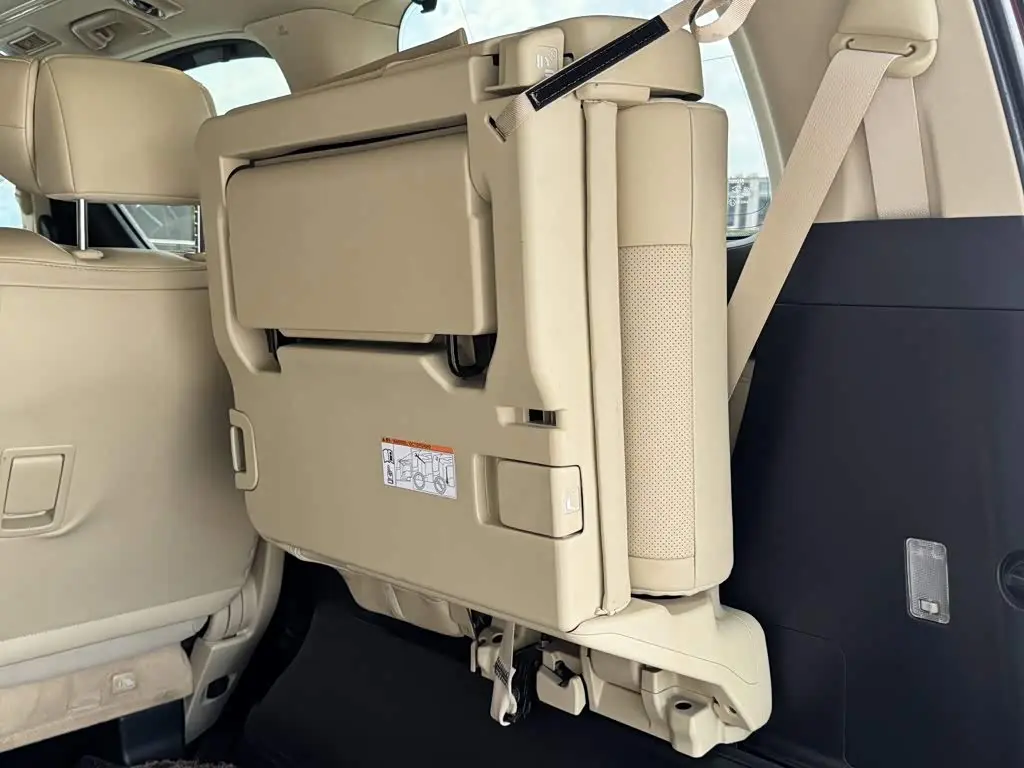 Toyota Alphard 2018 — Photo 14/18