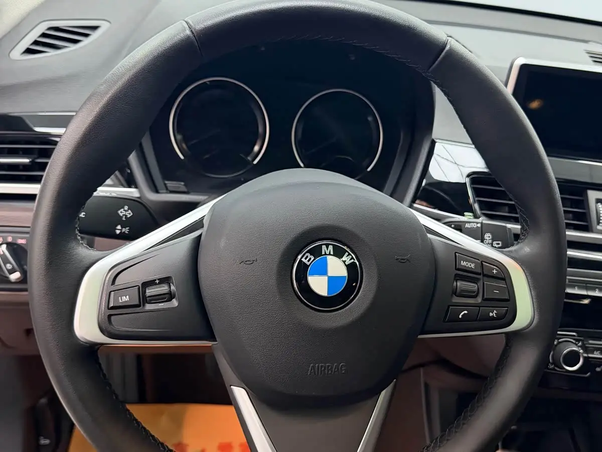 BMW X1 2021 — Photo 7/13