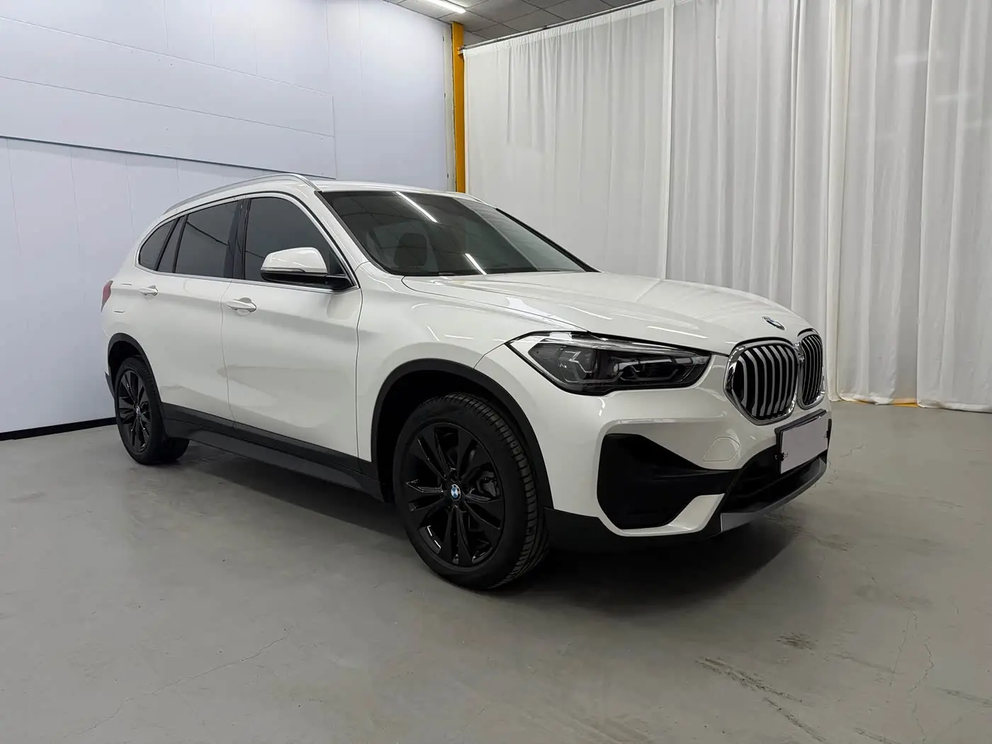 BMW X1 2021 — Photo 3/13