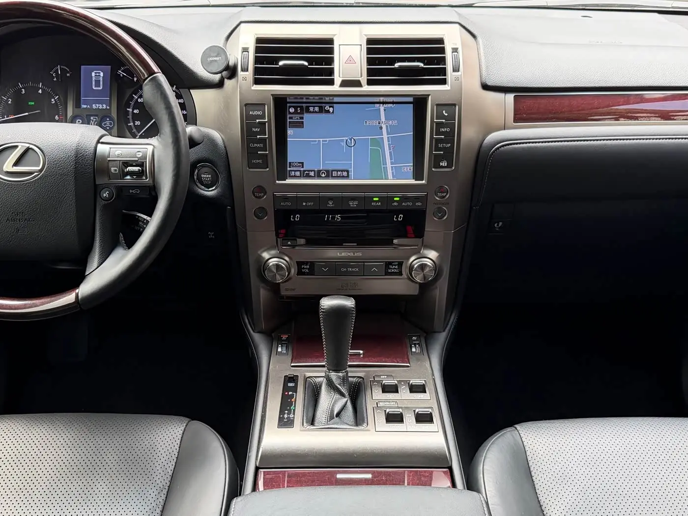 Lexus GX 2014 — Photo 19/20
