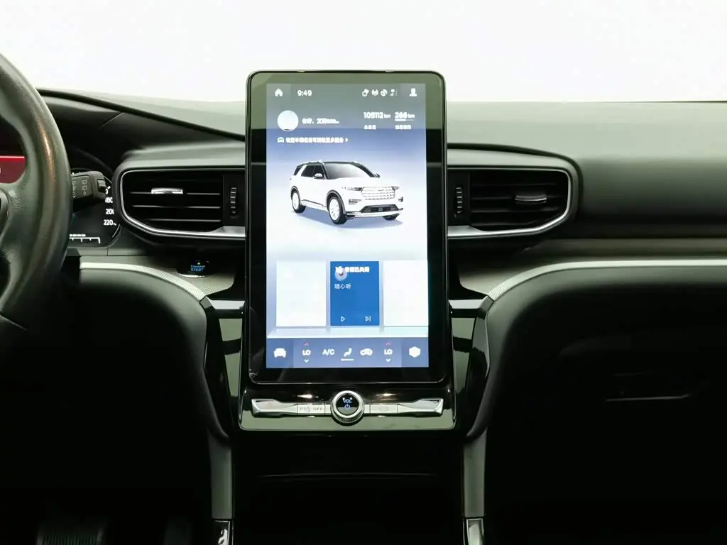 Ford Explorer 2021 — Photo 12/20