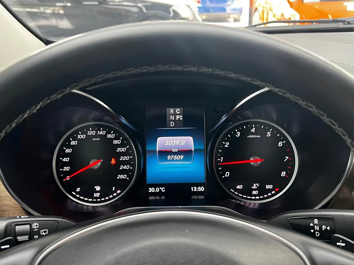 Mercedes-Benz V-Class 2021 — Şəkil 17/20