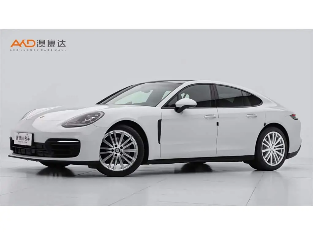 Porsche Panamera 2023 — Photo 1/10