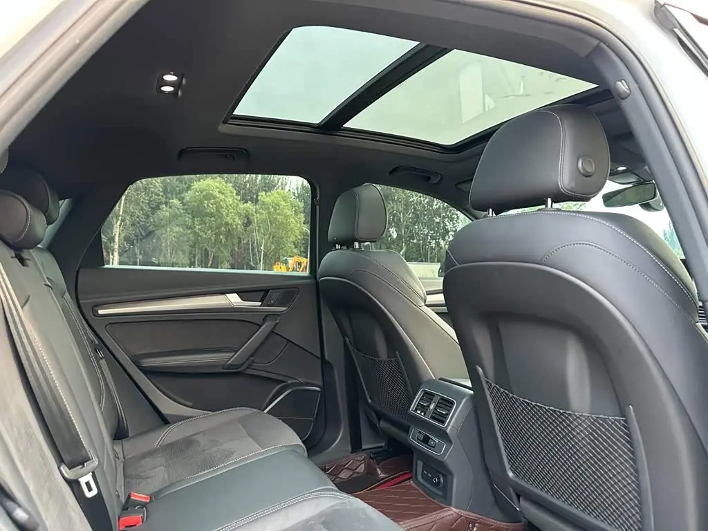 Audi Q5L Sportback 2022 — Şəkil 18/20