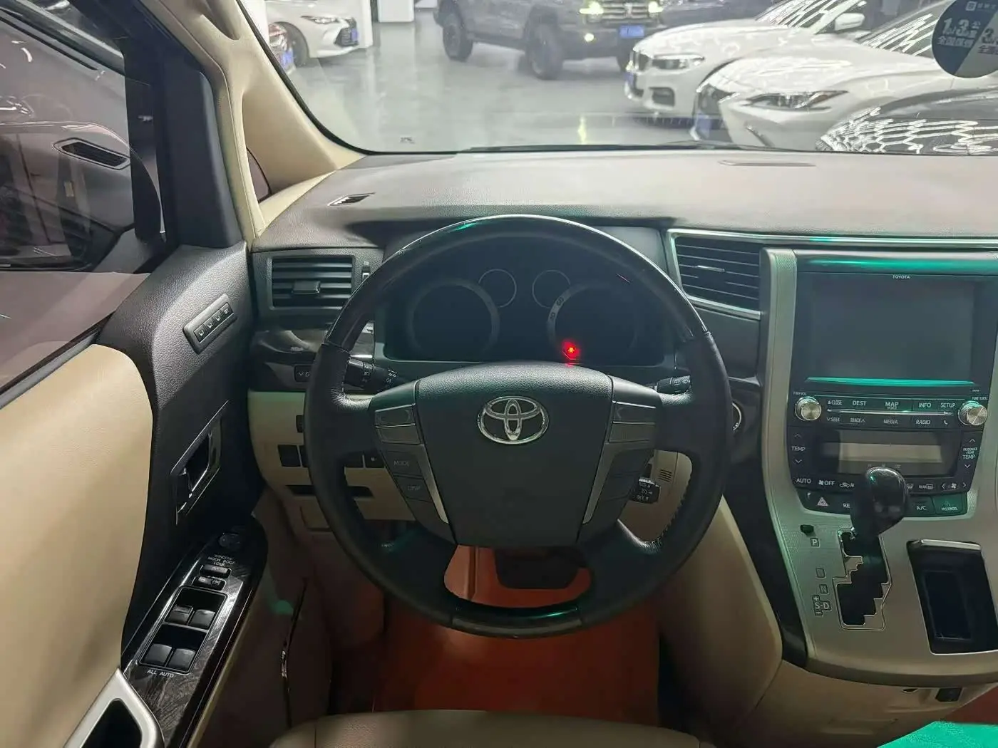 Toyota Alphard 2012 — Photo 5/9