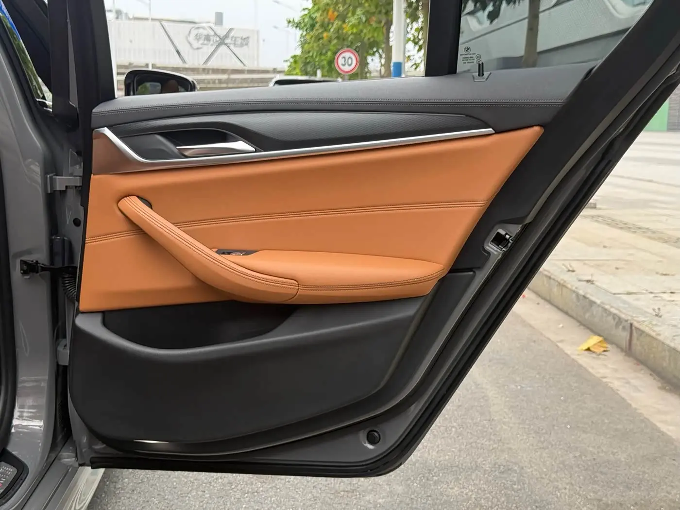 BMW 5 Series 2021 — Şəkil 17/20