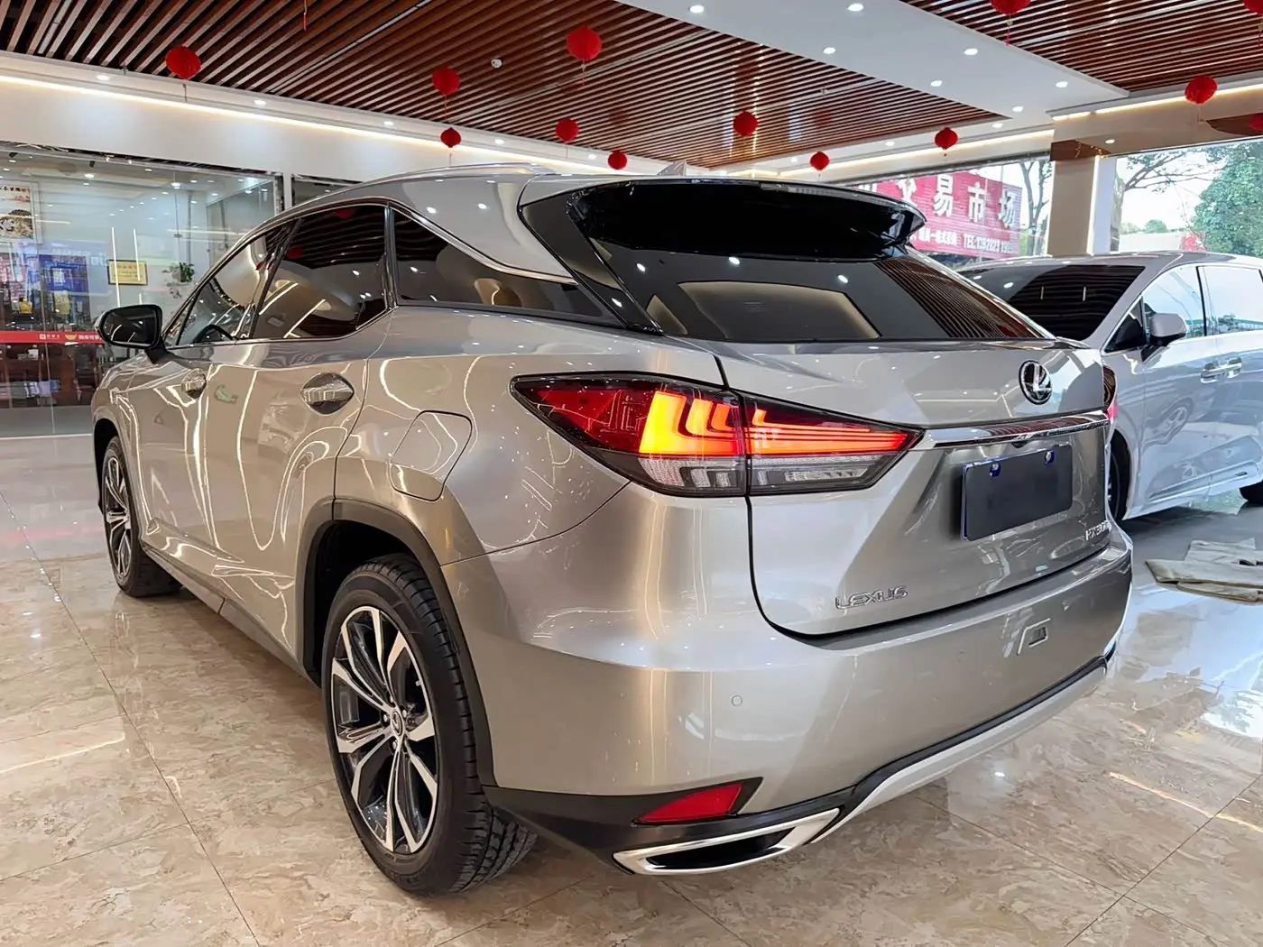 Lexus RX 2021 — Photo 6/18