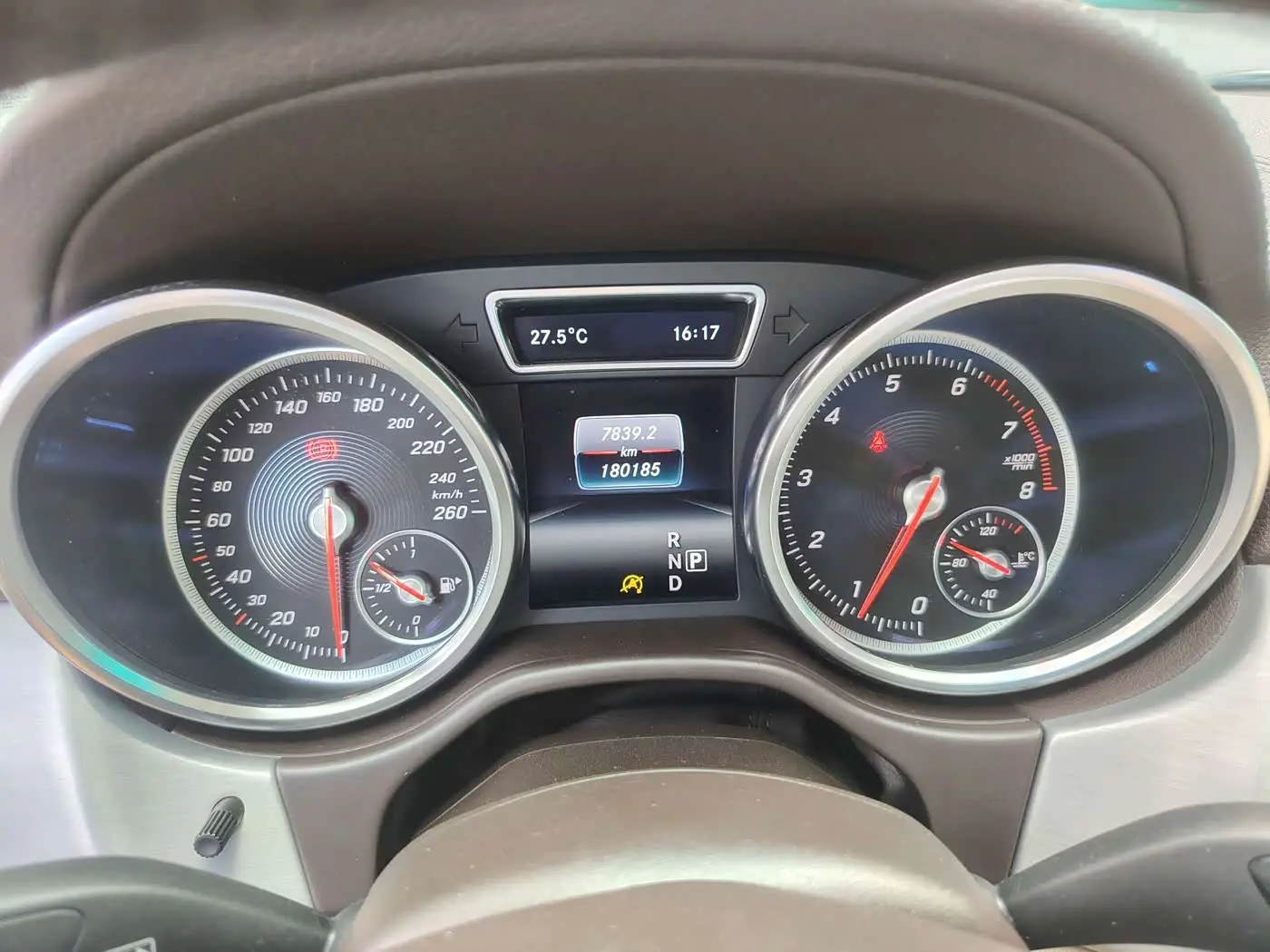 Mercedes-Benz GLS 2016 — Photo 17/20