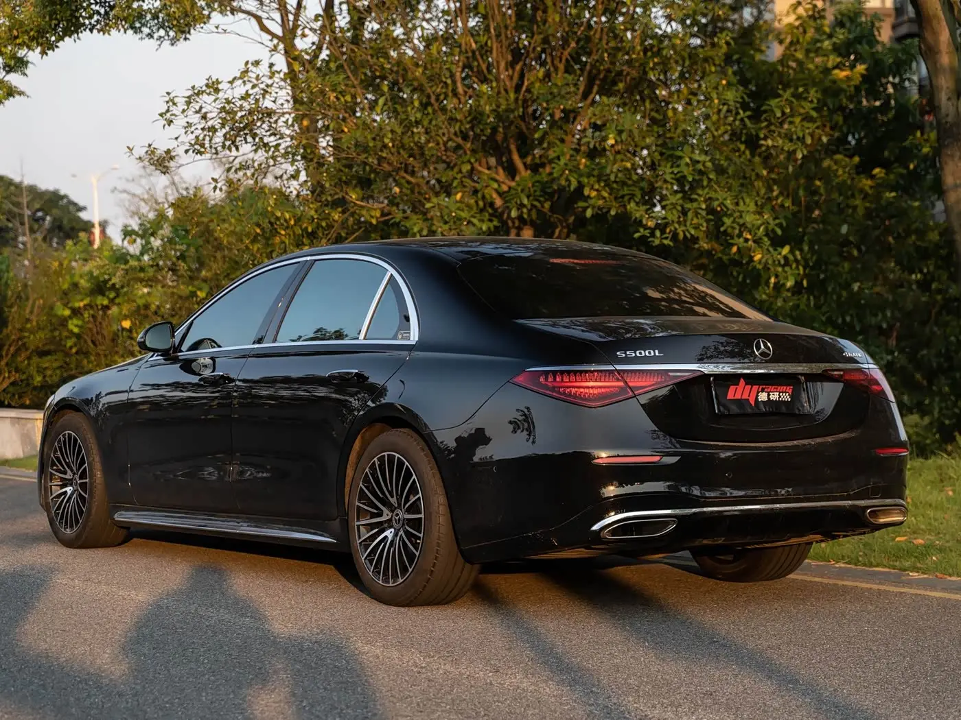 Mercedes-Benz S-Class 2023 — Photo 4/13