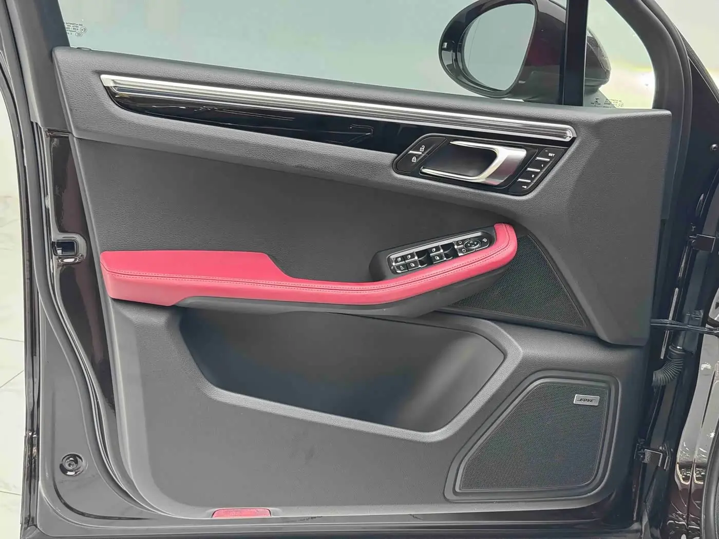 Porsche Macan 2021 — Photo 7/16