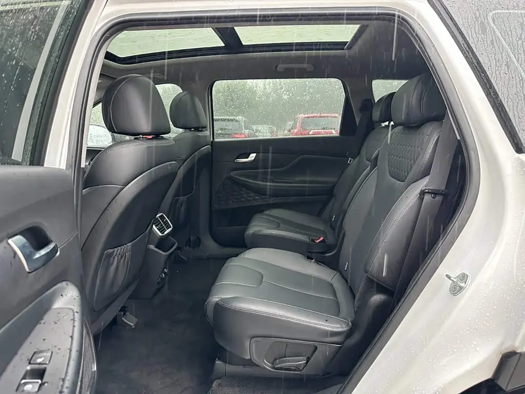 Hyundai Santa Fe 2022 — Фото 10/20